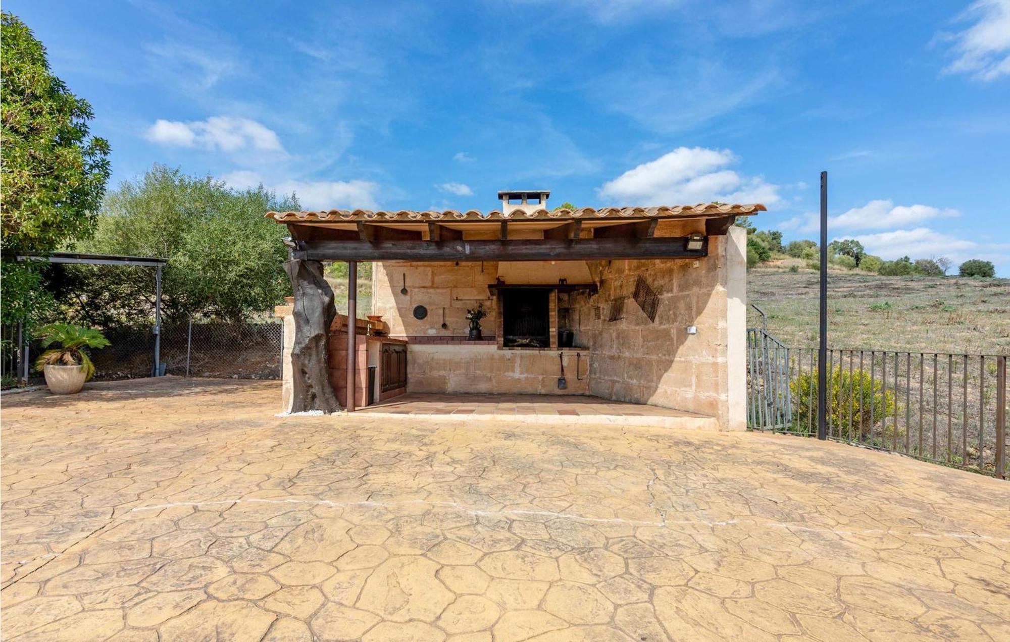 Nice Home In Sineu Buitenkant foto